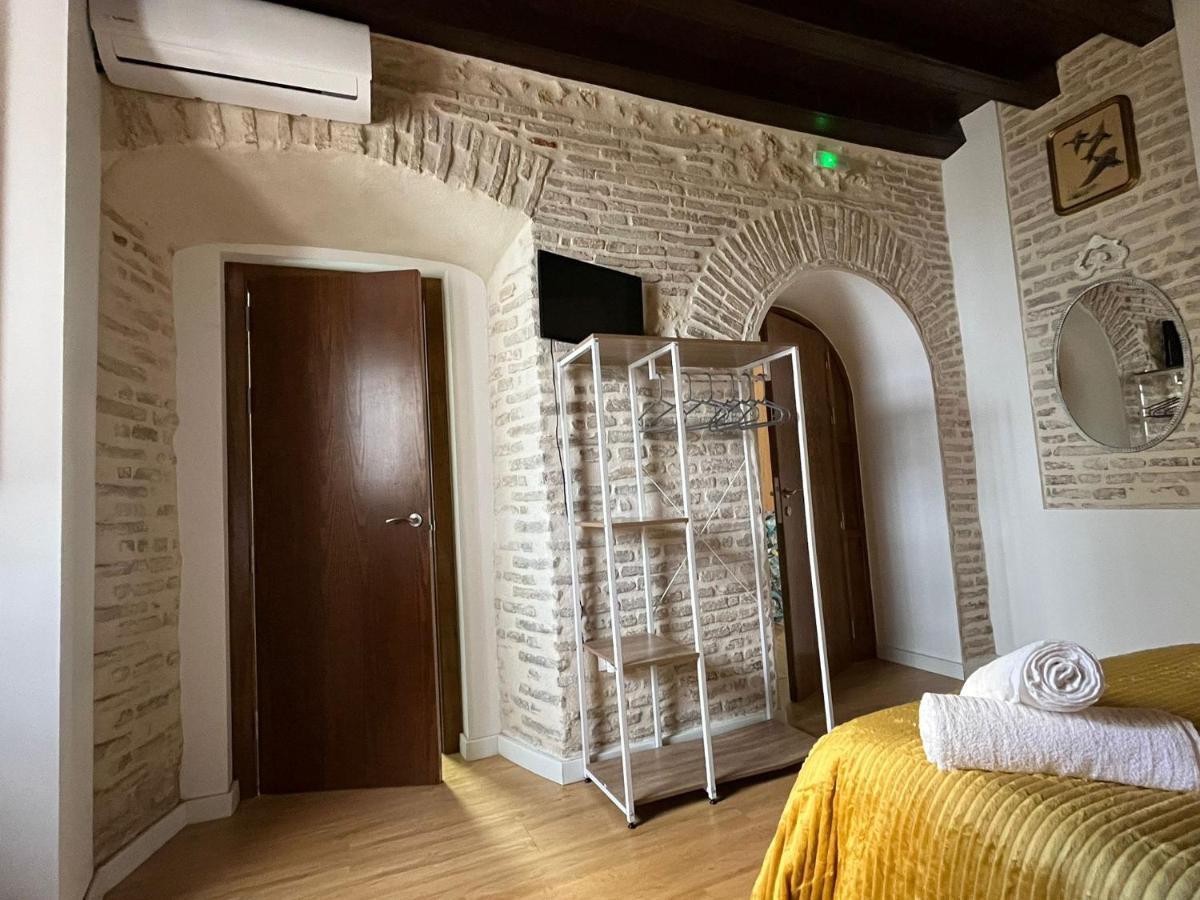 Clarisas Suites カルモナ エクステリア 写真